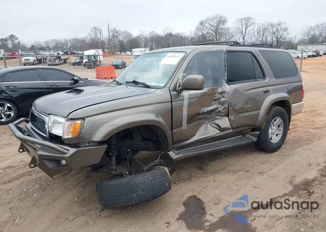 2001 Toyota 4Runner Sr5 V6 from USA, damaged, VIN JT3GN86R910196496